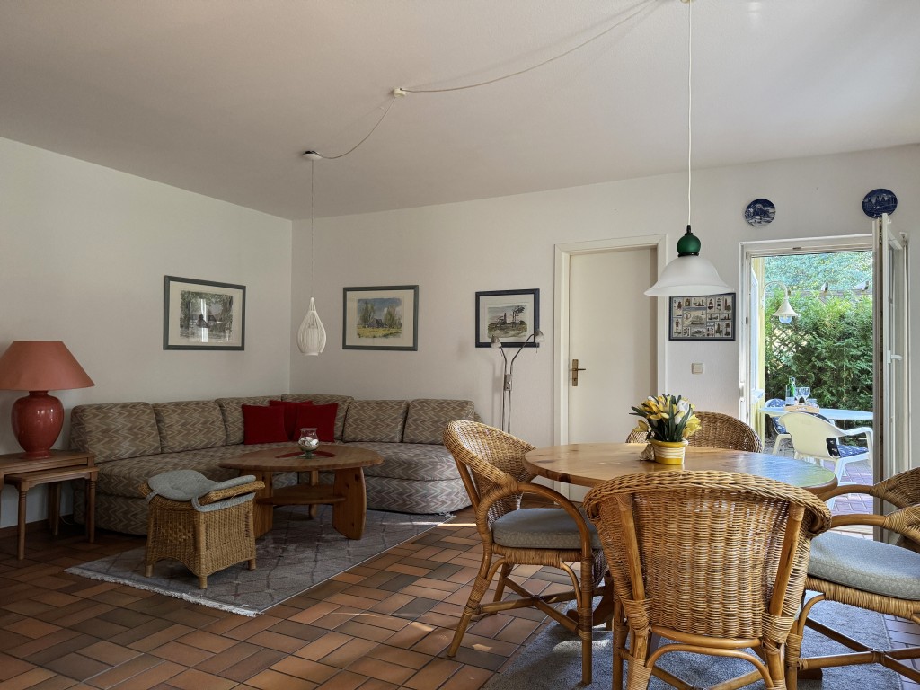 https://www.reiserimmobilien.de/wp-content/uploads/immomakler/attachments/351a8c649780b4118a29199fb9bcc297/7111c6c3ee534276b03b3f74f8ce75ba.jpg