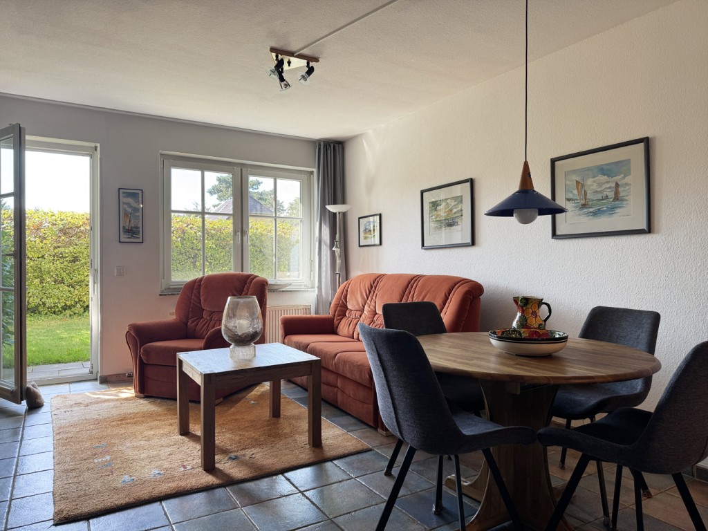 https://www.reiserimmobilien.de/wp-content/uploads/immomakler/attachments/39b22941fe79fc43f39e0cea6f2f3a85/be682dd1775b41cead864d801b1b1677.jpg