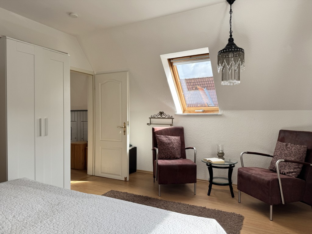 https://www.reiserimmobilien.de/wp-content/uploads/immomakler/attachments/6db1d6c4d672686edc26608d6f065c4e/23e11ed302b24ffcbcb018ba07c1744d.jpg