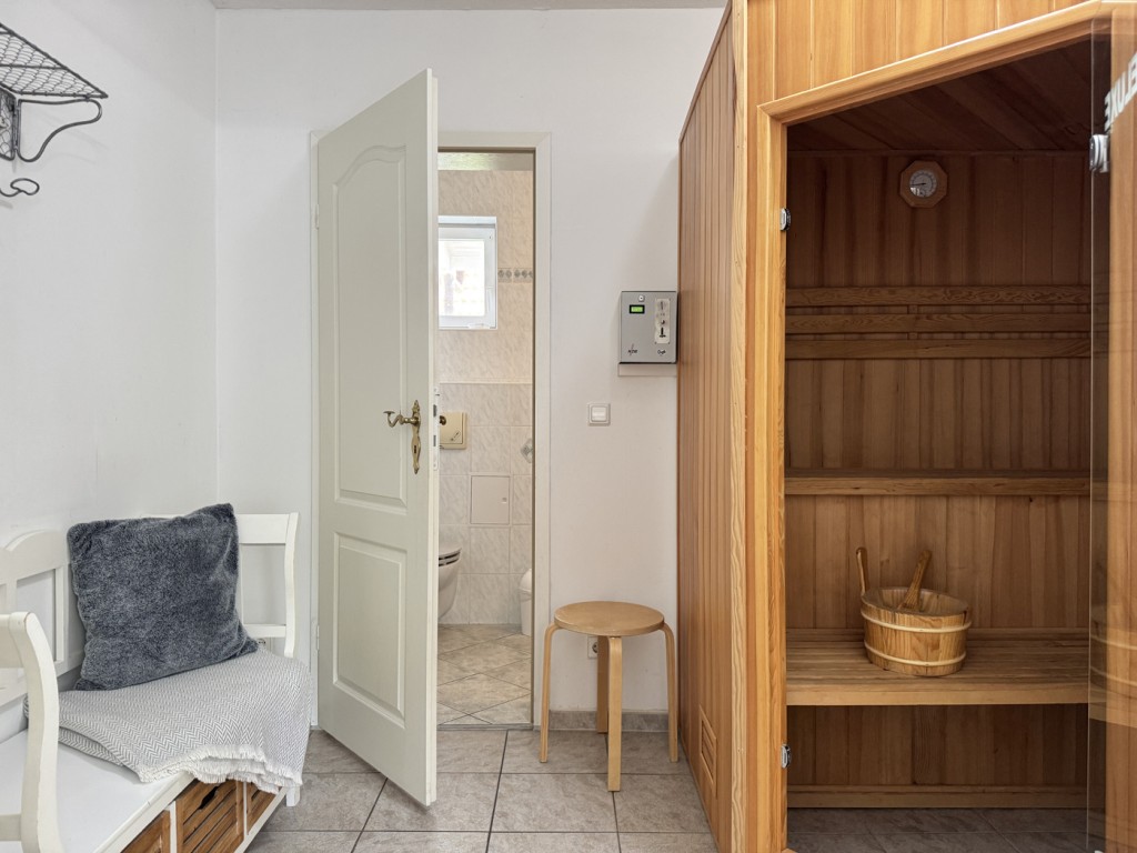 https://www.reiserimmobilien.de/wp-content/uploads/immomakler/attachments/6db1d6c4d672686edc26608d6f065c4e/606db1ba08744f0b894abeb2aa6bff25.jpg