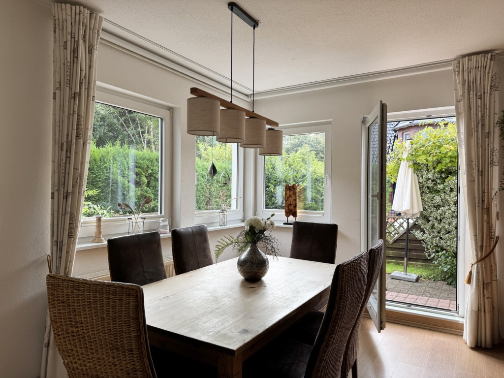 https://www.reiserimmobilien.de/wp-content/uploads/immomakler/attachments/6db1d6c4d672686edc26608d6f065c4e/dd4d3e011b7244b39982f9acdc86dd61.jpg
