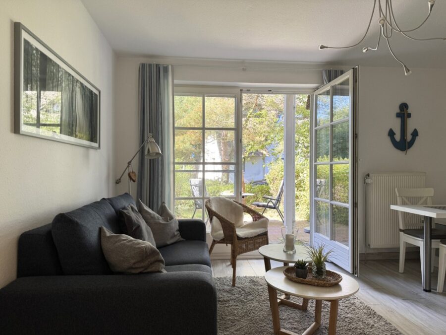 18374 Ostseeheilbad Zingst, Ferienwohnung zum Kauf | Wohn-Essbereich | Reiser Immobilien