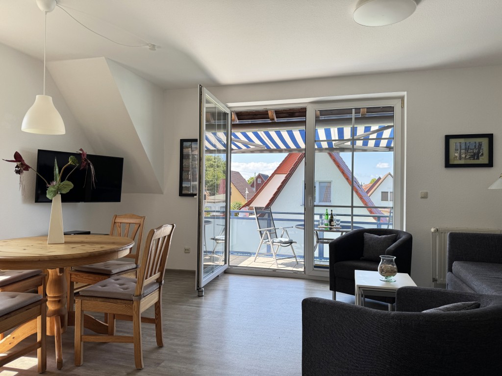 https://www.reiserimmobilien.de/wp-content/uploads/immomakler/attachments/c47af5c70209ec8b88fb4df2209acfaf/c8b77039243047ae9a4a4175f093919e.jpg